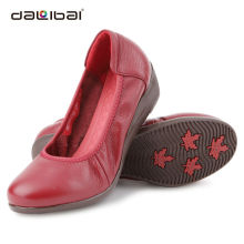 lady genuine leather fashion casual shoe to wear with jeans